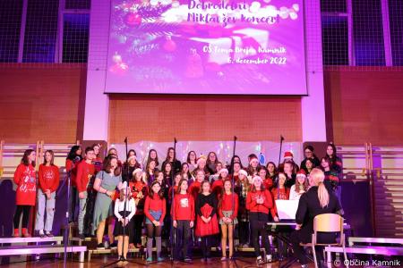 Miklavžev koncert na Osnovni šoli Toma Brejca napolnil telovadnico do zadnjega kotička (3)